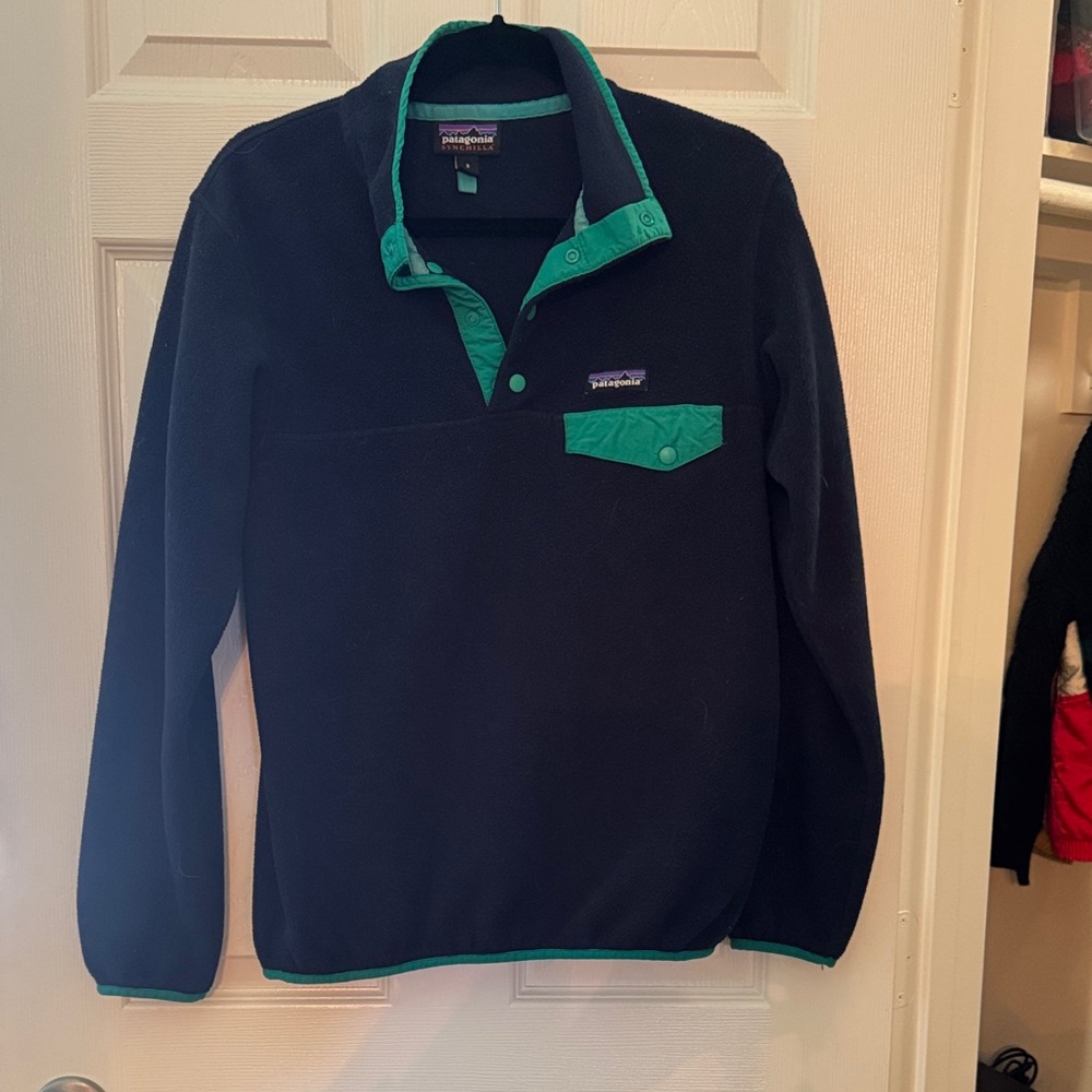 Patagonia Black and Green Fleece Pullover